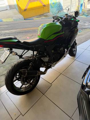 KAWASAKI NINJA ZX-6R KAWASAKI NINJA ZX-6R